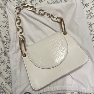 White shoulder bag
